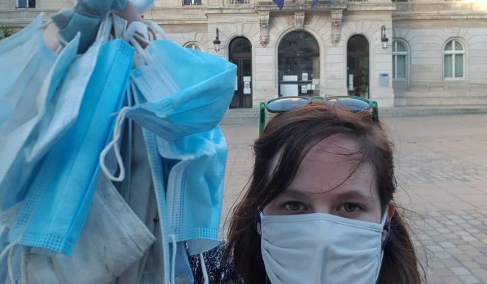 Une habitante parisienne ramasse des dizaines de masques jetés par terre tous les jours sur son trajet !