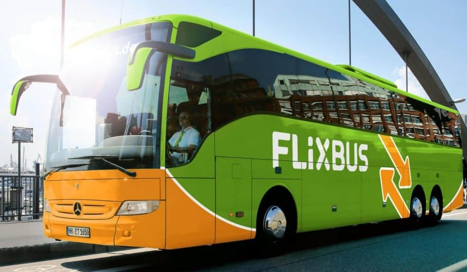 Paris : Deux vacancières oubliées sur une aire d&rsquo;autoroute par leur chauffeur FlixBus !
