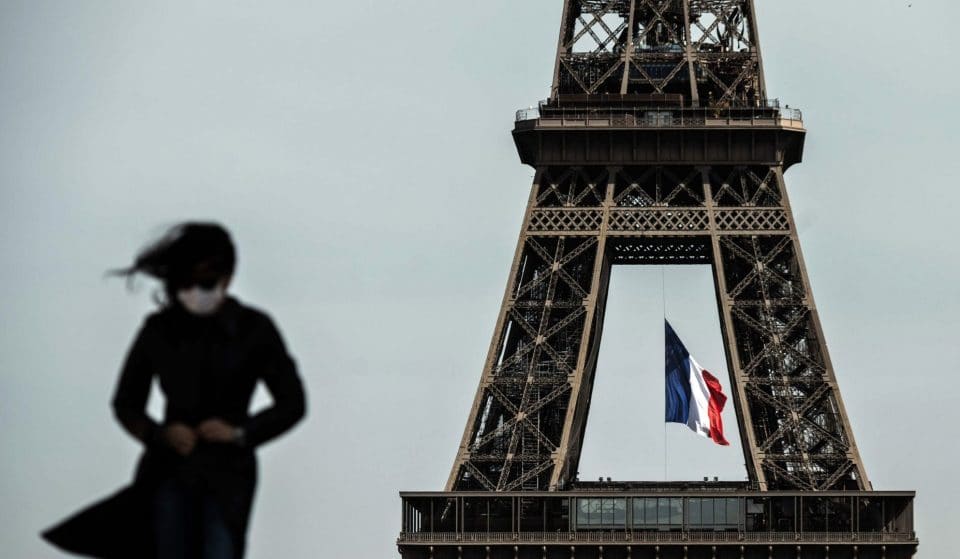 Paris va-t-elle passer en zone rouge écarlate et fermer ses bars et restaurants comme Marseille ?
