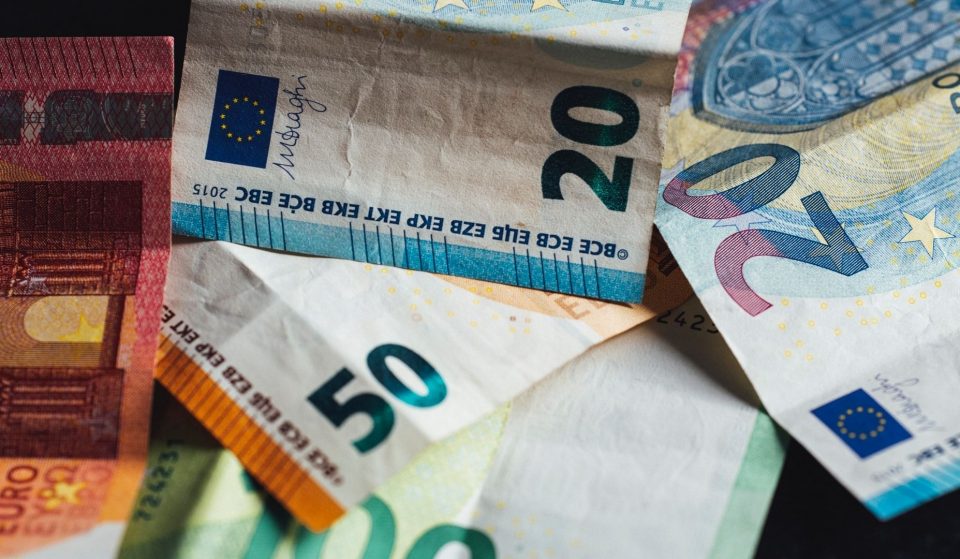 Prix des timbres, cigarettes, hausse du SMIC… Tout ce qui change au 1er janvier 2021 !