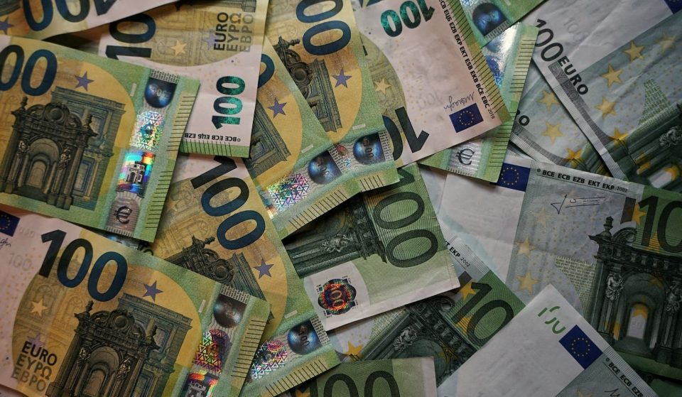 La Mairie de Paris veut tester un revenu universel dans la capitale !