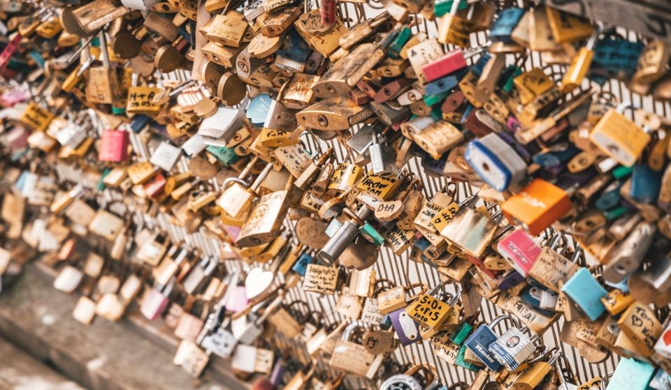 Paris : Les cadenas d&rsquo;amour aussi bientôt retirés à Montmartre ?