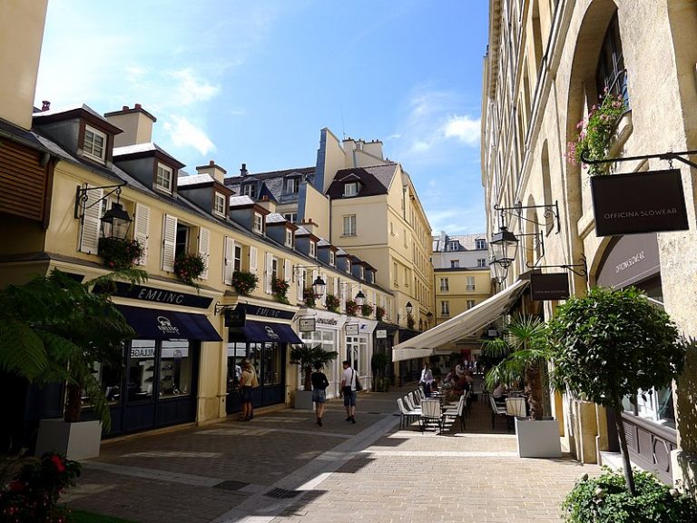 Une promenade dans les derniers villages de Paris