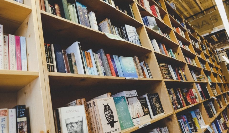 Le Guillemet : Une nouvelle librairie inclusive pour aider les jeunes à lire ouvre à Paris !