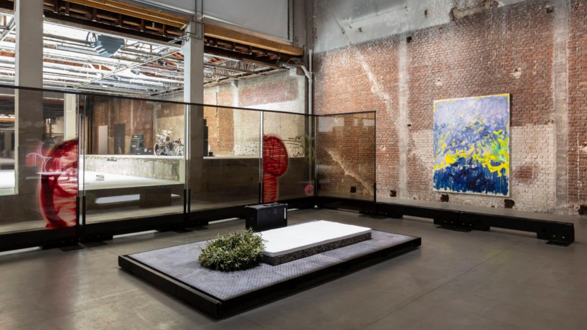 "Natures Mortes" : Une exposition unique de l'artiste Anne Imhof à voir