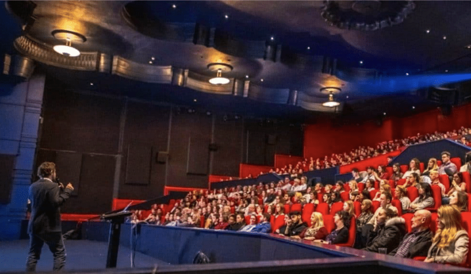 Psychologie, négociation, serial killers : les conférences les plus fascinantes du mois de juillet à Paris !