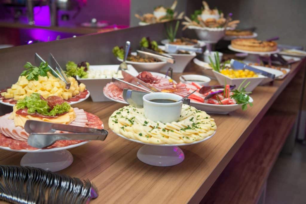 Buffet à volonté : nos adresses gourmandes pour vous régaler