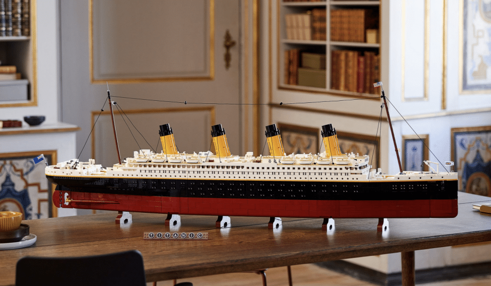 LEGO® sort le plus grand set de son histoire : une réplique du Titanic !
