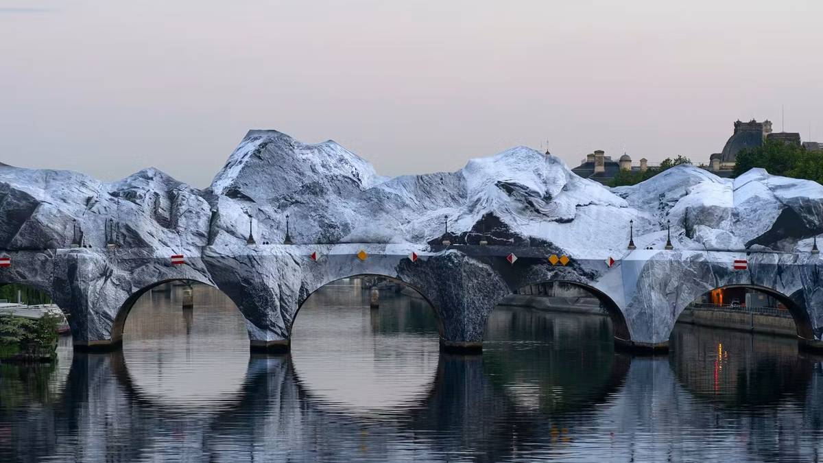 La Caverne du Pont Neuf JR 2