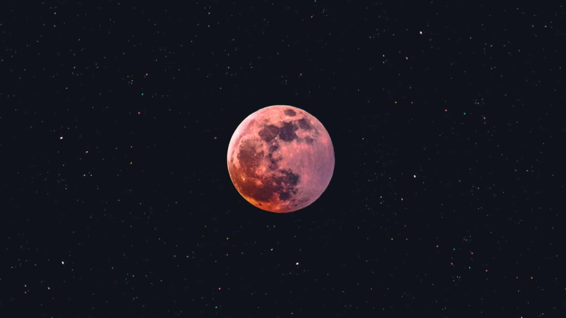 Uma incrível lua cheia rosa vai iluminar o céu esta quinta-feira à ...