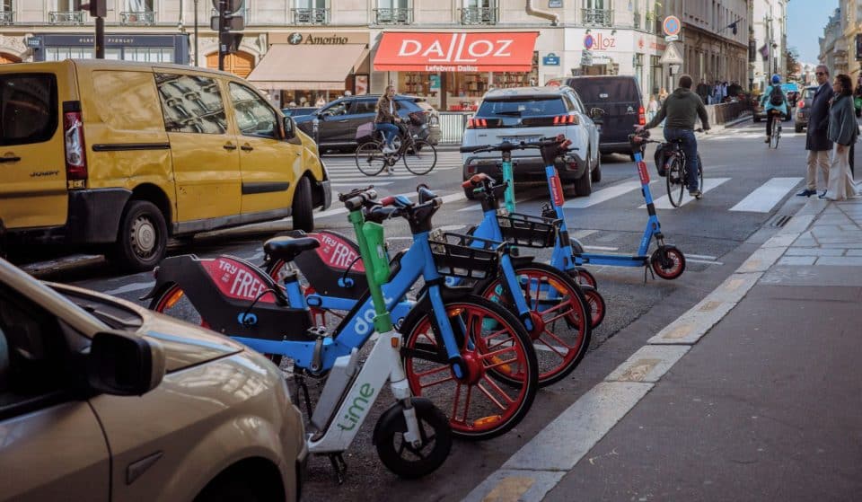 Les trottinettes électriques impliquées dans deux fois moins d&rsquo;accidents que les Vélib&rsquo; à Paris