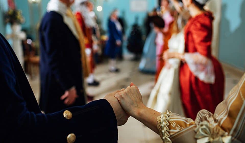 Cour des Valois : un bal costumé immersif bientôt organisé aux Invalides
