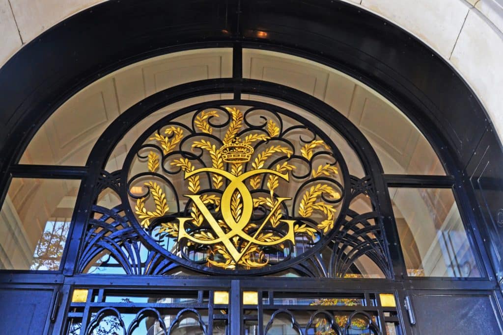 5 palaces parisiens emblématiques pour une nuit d'exception Paris Secret