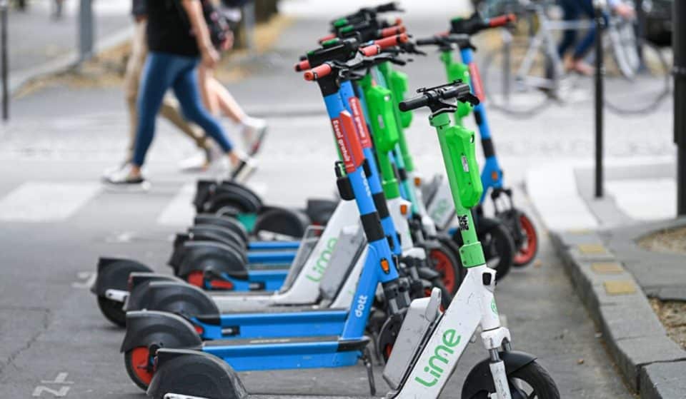 Alors qu&rsquo;elles tirent leur révérence, les trottinettes électriques de Paris nous ont laissé un mot d&rsquo;adieu