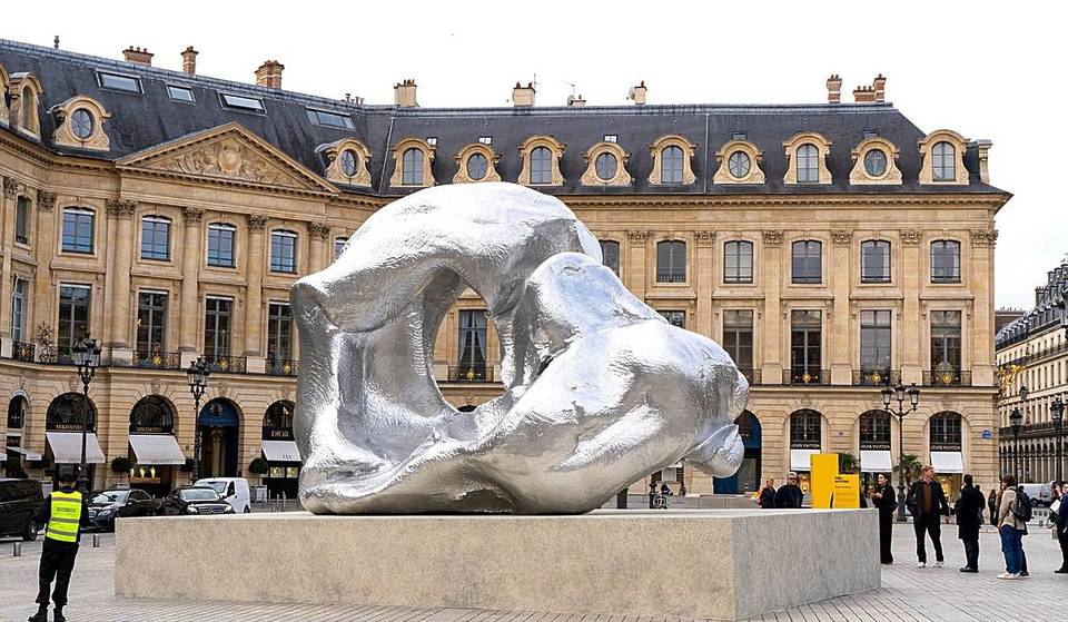 Paris+ 2023 : une vague géante s&rsquo;est installée sur la place Vendôme