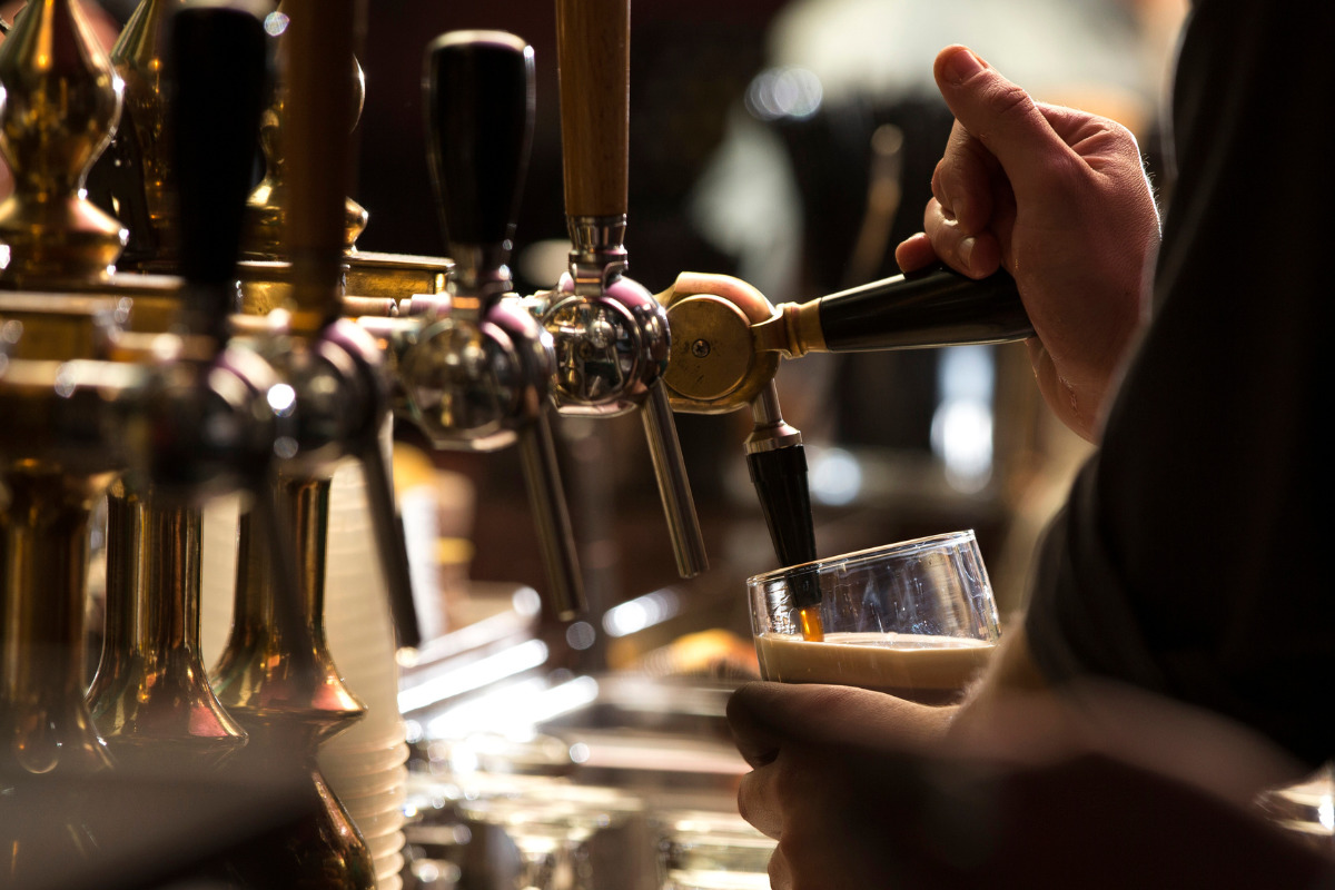 Les meilleurs pubs et bars de Paris que tu dois tester d'urgence