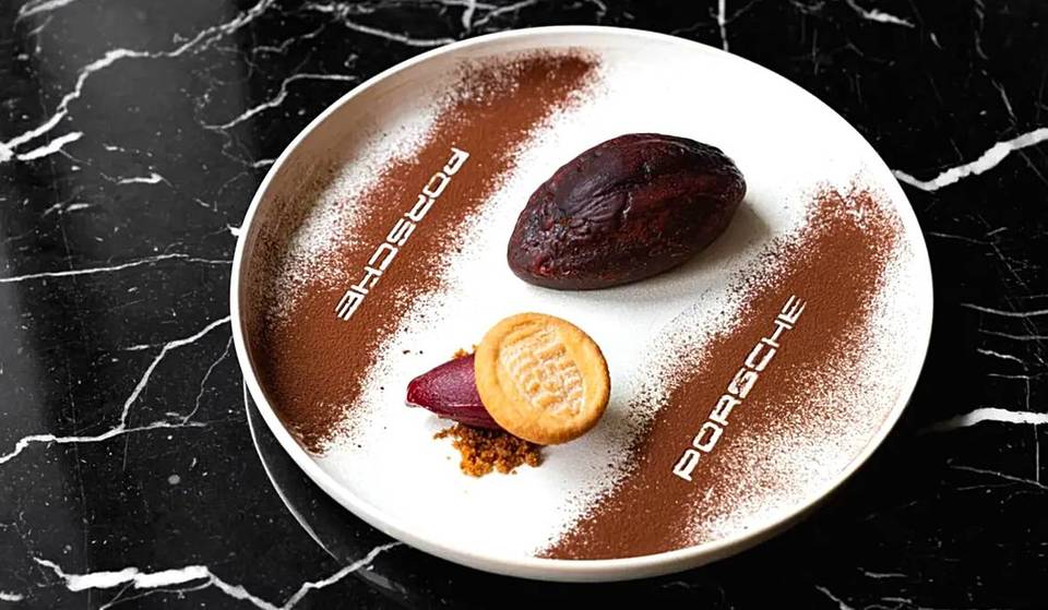 Insolite : un café Porsche éphémère avec tea time vient d&rsquo;ouvrir ses portes à Paris