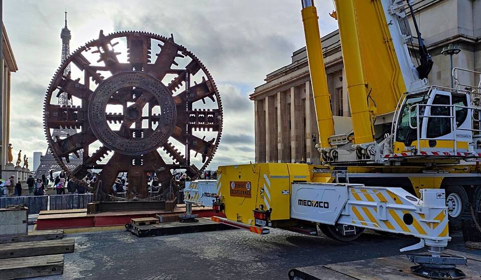Paris : une roue monumentale installée juste en face du Trocadéro