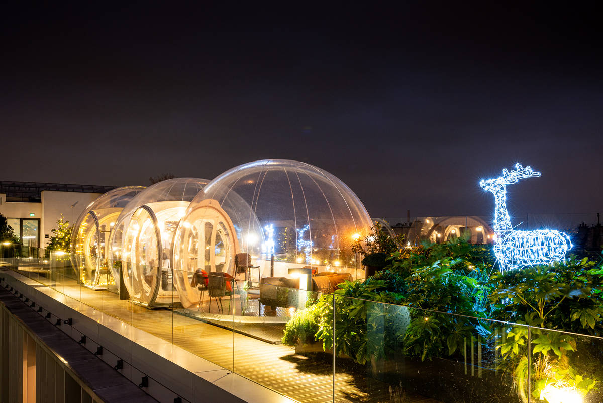 Paris un Rooftop d'hiver éphémère avec des bulles transparentes