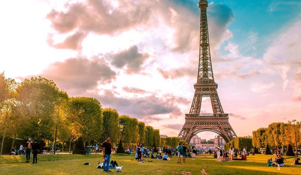 Paris : la Tour Eiffel est le monument du monde où l&rsquo;on se plaint le plus de la file d&rsquo;attente