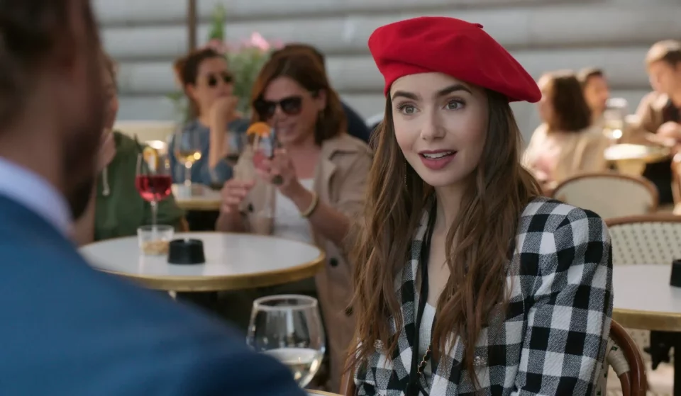 Casting : des figurants parisiens recherchés pour le tournage d&rsquo;Emily in Paris saison 4