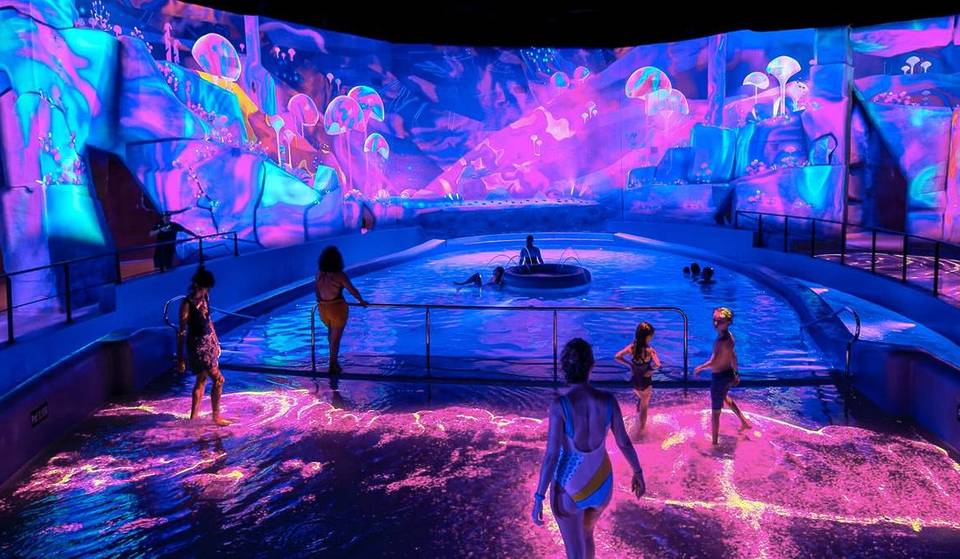 Em França, este parque aquático interior imersivo de 7000 m2 foi eleito o melhor parque aquático do mundo!