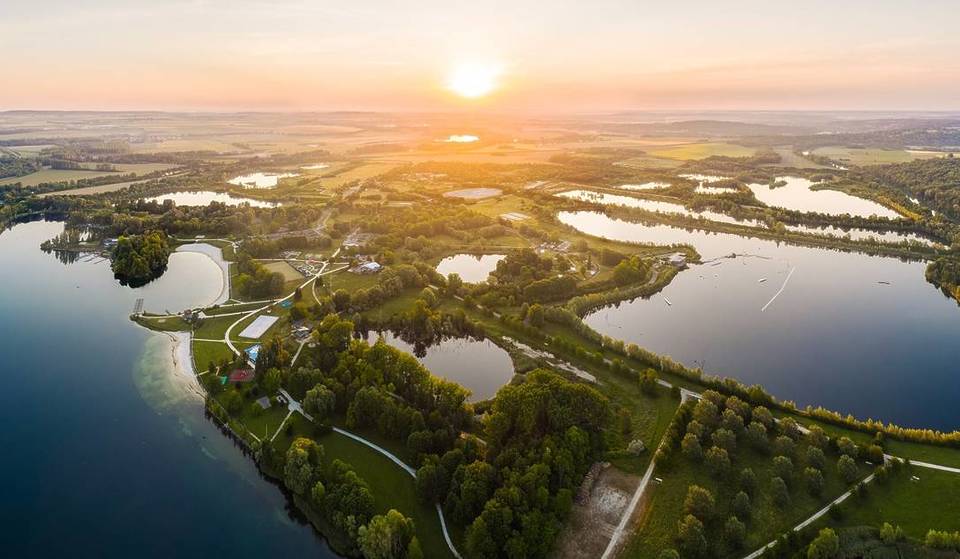 Diese weißen Sandstrände sind mit der RER erreichbar und liegen im Herzen eines 500 Hektar großen Naturgebiets