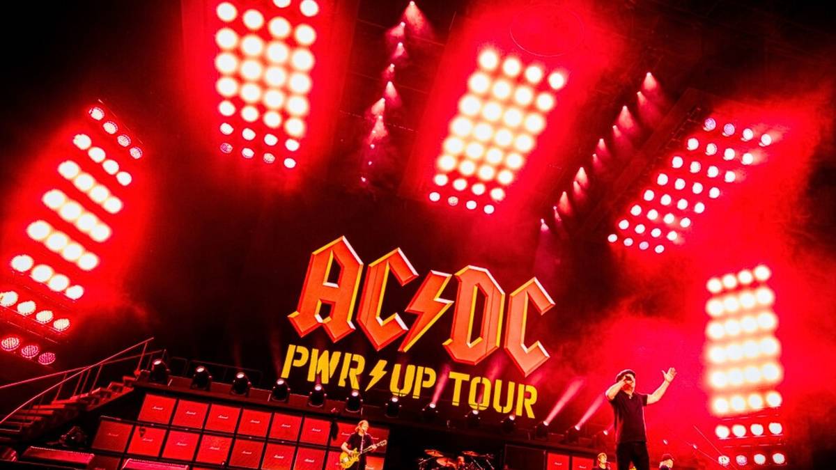 AC/DC already back in Paris for an electric concert