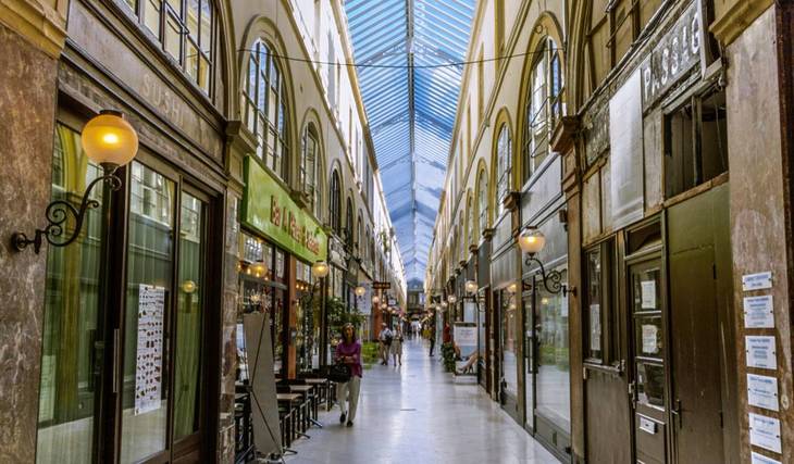 Estos pasajes cubiertos olvidados de París te harán viajar en el tiempo.