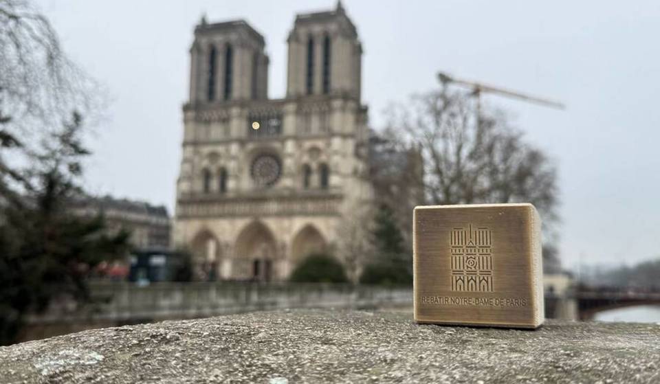 Vai ser lançado um sorteio para ganhar “autênticas pedras de Notre-Dame
