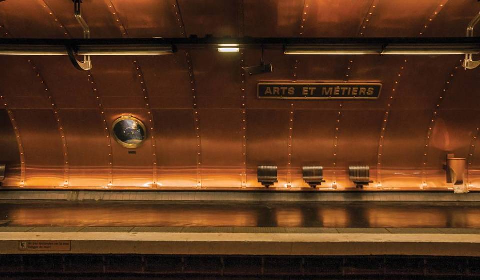 A new chapter begins: in a few weeks, after more than 100 years, Paris will say goodbye to the paper metro ticket