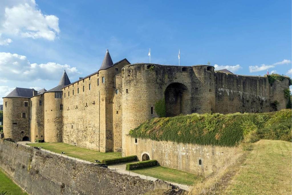 plus grand chateau d'Europe