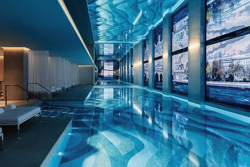 De mooiste spa ter wereld Parijse zwembad
