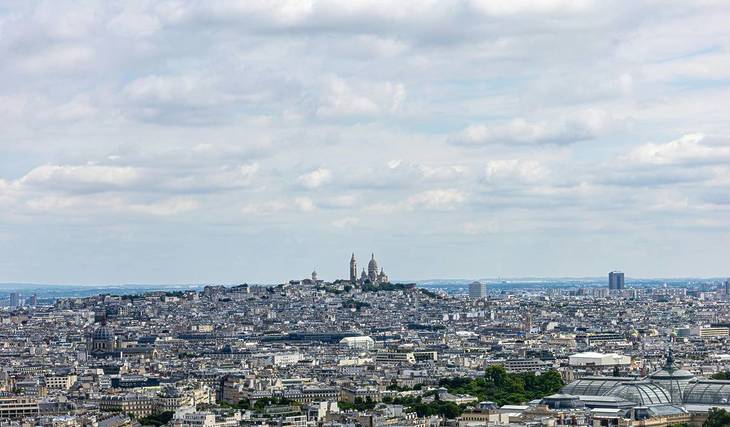 Montmartre ou Belleville ? Quelle colline est le point culminant de Paris ? La bonne réponse pourrait bien être ni l&rsquo;une, ni l&rsquo;autre et on vous explique pourquoi