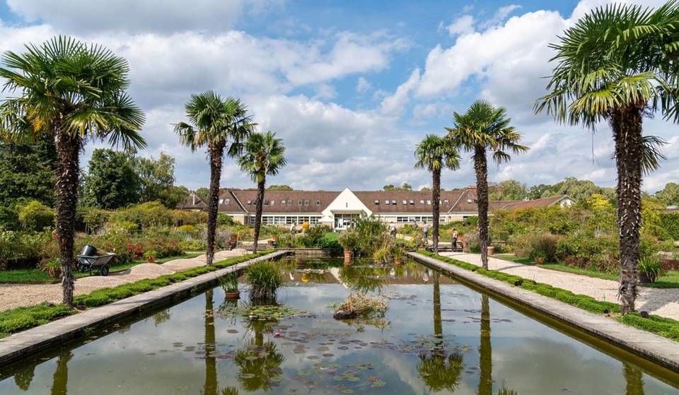 In Paris verbirgt dieser ganzjährig kostenlose Geheimgarten einen erhabenen Rosengarten, den nur wenige Pariser kennen &#8211; Laufen Sie vor allen anderen dorthin!