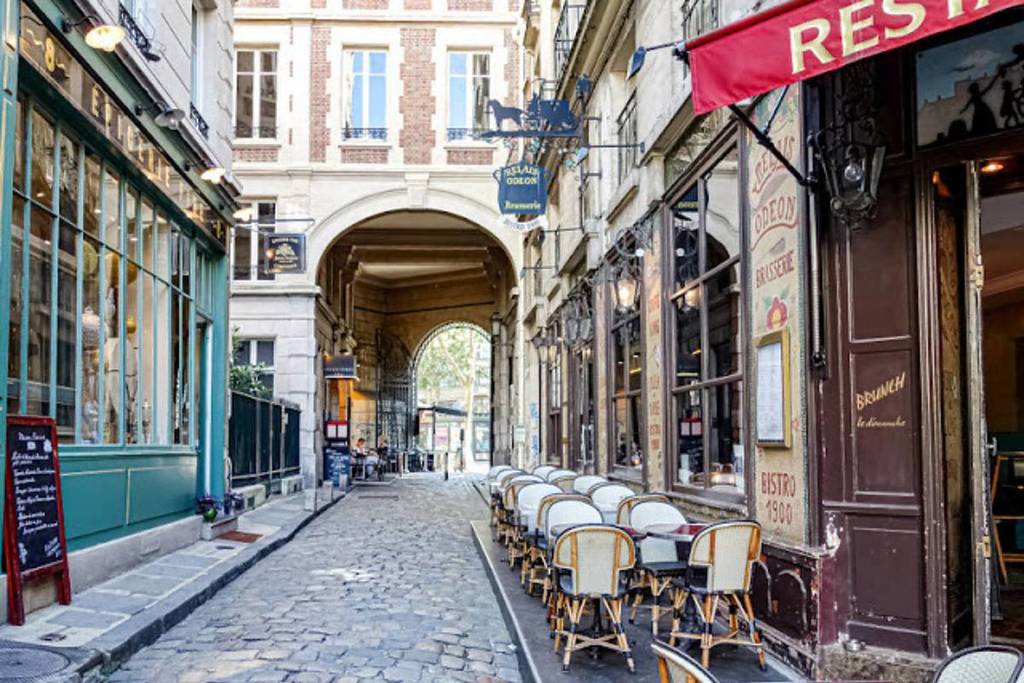 Cour secrète Paris