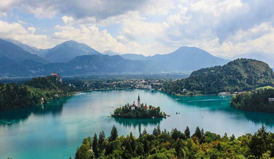 Cette région mêlant lacs et montagnes à 2h30 de Paris est la destination la plus relaxante d&rsquo;Europe