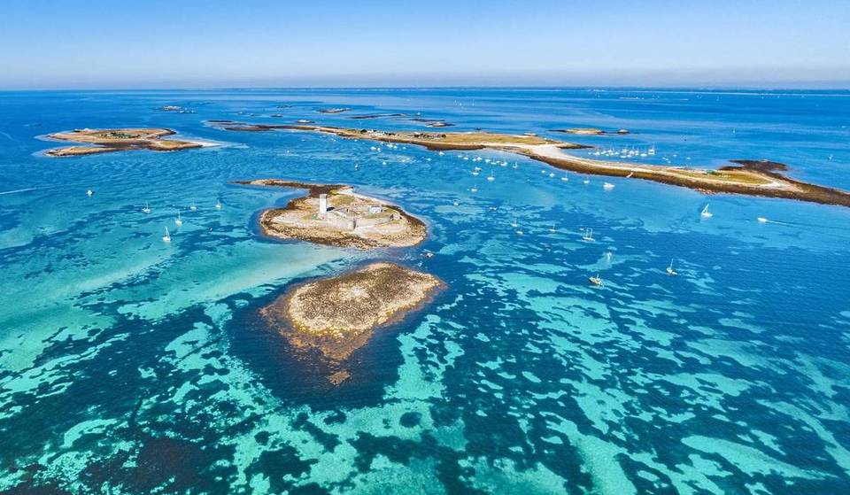 These paradise islands, with sand as white as Tahiti&#8217;s, are just a few hours from Paris by train &#8211; and they&#8217;ll blow you away!