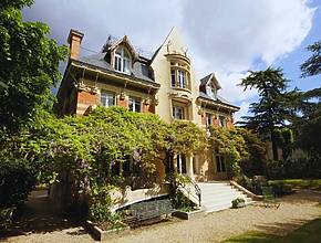 A sólo 30 minutos de París, esta magnífica villa Art Nouveau fue diseñada por Hector Guimard, ¡y merece la pena visitarla!