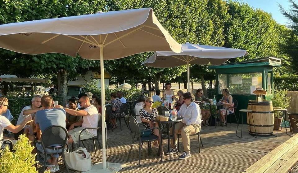 At the gateway to Paris, this secret ephemeral guinguette offers a unique view of a royal estate – and yet remains little-known…