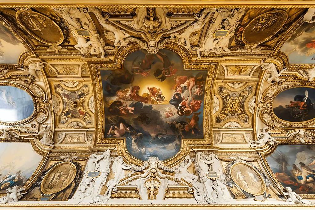 Galerie parisienne dorée