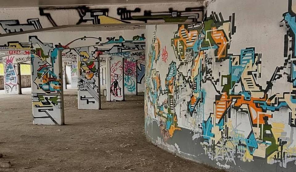 Deze 40.000 m2 grote tempel voor straatkunst, die 15 jaar lang gesloten was, staat op het punt zijn deuren te openen voor het publiek in het 19e arrondissement van Parijs.