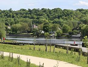 Oubliez le Parc Monceau, à deux pas de Paris cet immense parc naturel gratuit de 110 hectares, niché en bord de Seine, est un véritable écrin de fraîcheur