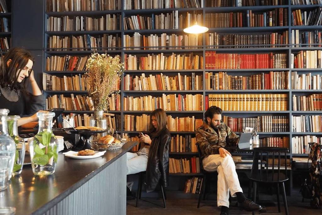 Café Buchhandlung Paris