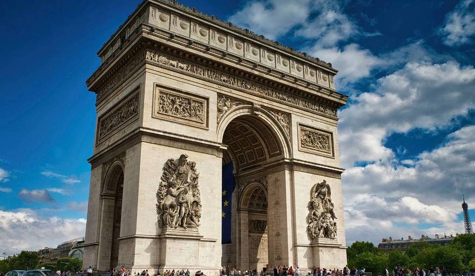 Weinig Parijzenaars weten het, maar vóór de Triomfboog werd er bijna een gigantische olifant gebouwd op de Place de l’Étoile