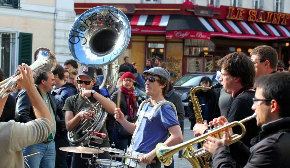 Dit festival verandert Montmartre in een feestelijk dorp – en het is terug in september voor een nieuwe editie