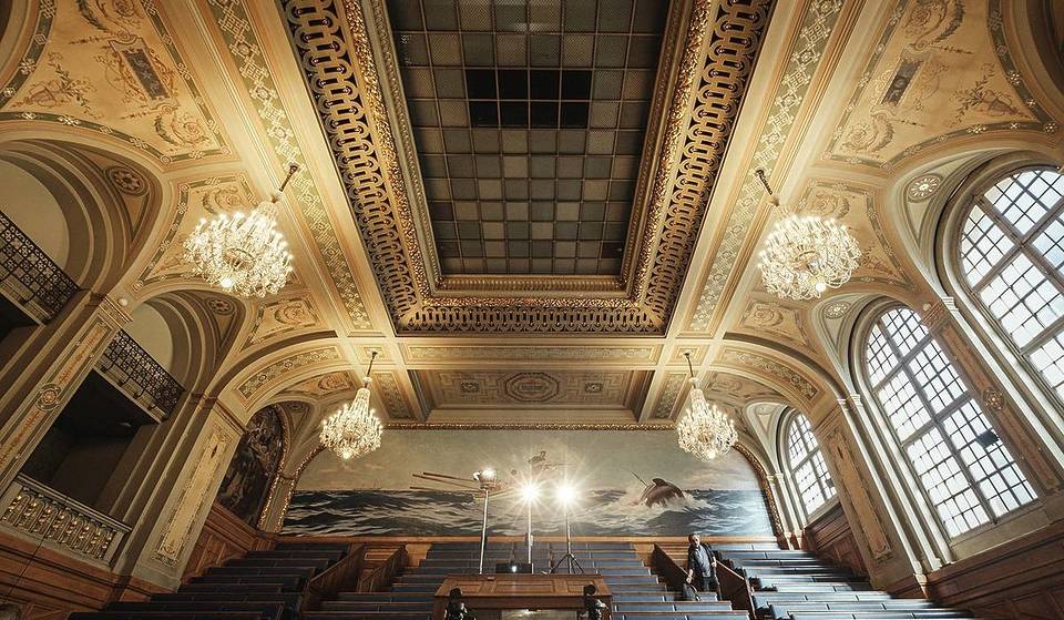 O maior anfiteatro dedicado às questões marinhas em Paris está instalado num dos palácios renascentistas italianos mais prestigiados da cidade &#8211; e acolhe concertos, conferências e espectáculos.
