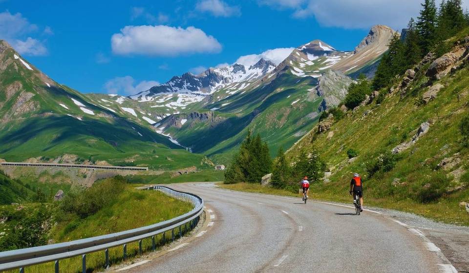 Deze panoramische routes behoren tot de mooiste van Frankrijk en kunnen per auto, motor of zelfs fiets worden verkend.