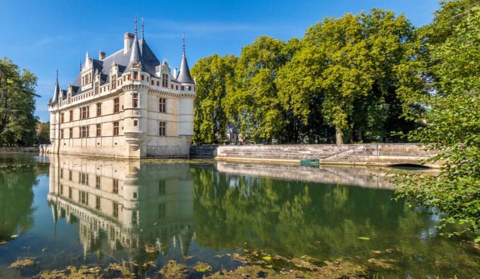 Este castillo sobre el agua, a 2h30 de París, es una joya del Renacimiento que puede visitarse todo el año.