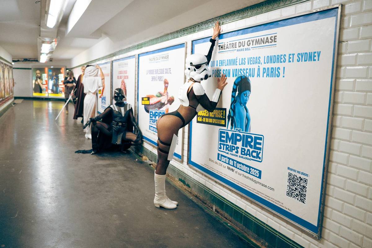 the empire strips back à paris métro
